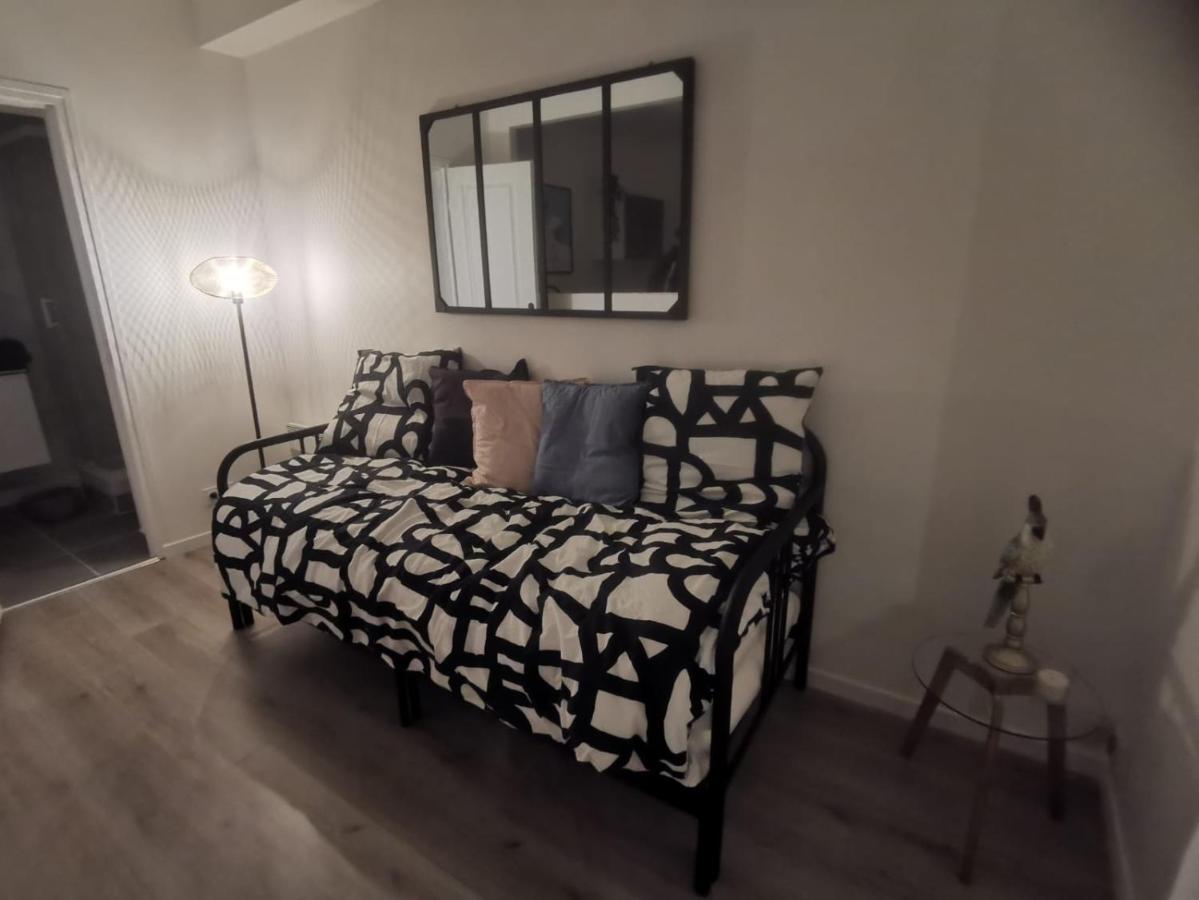Studio Cosy Et Renove A 2 Pas Gare Reims Centre - Rue Leilighet Eksteriør bilde
